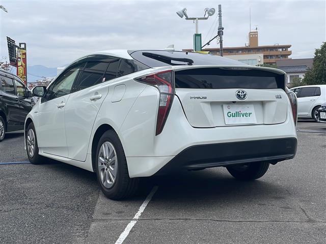 プリウス S トヨタセーフティセンス 純正ナビ ETC 前方ドライブレコーダー バックカメラ レーダークルーズコントロール エンジンスターター オートライト オートマチックハイビーム GPSレーダー ドアバイザー(41枚目)