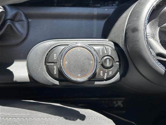 MINI クーパーS 純正メモリーナビ BT/USB/AUX/FM/AM 前方ドライブレコーダー バックカメラ 電動格納ミラー スペアキー1本 ハーフレザーシート HIDヘッドライト オートライト フォグランプ(7枚目)