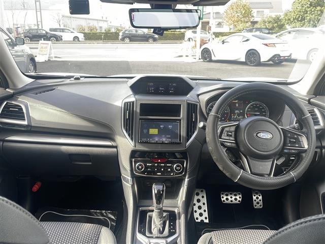 フォレスター アドバンス　４ＷＤ／衝突軽減ブレーキ／社外ＳＤナビ／バックカメラ／ハーフレザーシート／シートヒーター／ハンドルヒーター／純正１８インチＡＷ／純正フロアマット／デジタルインナーミラー／ＬＥＤヘッドライト（2枚目）