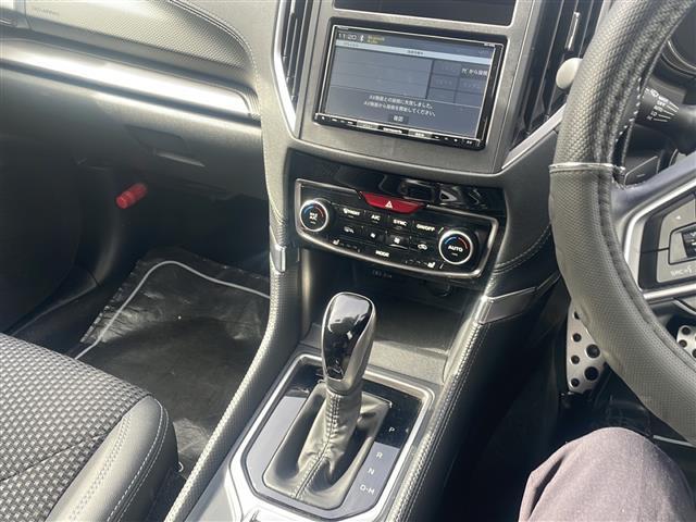 フォレスター アドバンス　４ＷＤ／衝突軽減ブレーキ／社外ＳＤナビ／バックカメラ／ハーフレザーシート／シートヒーター／ハンドルヒーター／純正１８インチＡＷ／純正フロアマット／デジタルインナーミラー／ＬＥＤヘッドライト（6枚目）