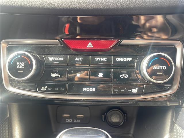 フォレスター アドバンス　４ＷＤ／衝突軽減ブレーキ／社外ＳＤナビ／バックカメラ／ハーフレザーシート／シートヒーター／ハンドルヒーター／純正１８インチＡＷ／純正フロアマット／デジタルインナーミラー／ＬＥＤヘッドライト（8枚目）