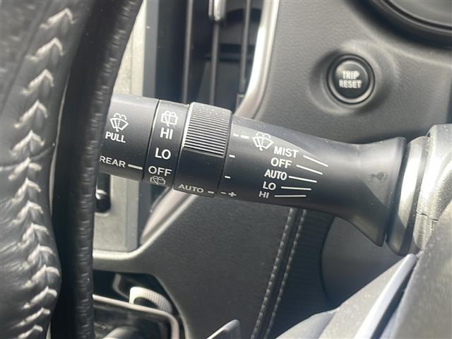 フォレスター アドバンス　４ＷＤ／衝突軽減ブレーキ／社外ＳＤナビ／バックカメラ／ハーフレザーシート／シートヒーター／ハンドルヒーター／純正１８インチＡＷ／純正フロアマット／デジタルインナーミラー／ＬＥＤヘッドライト（10枚目）