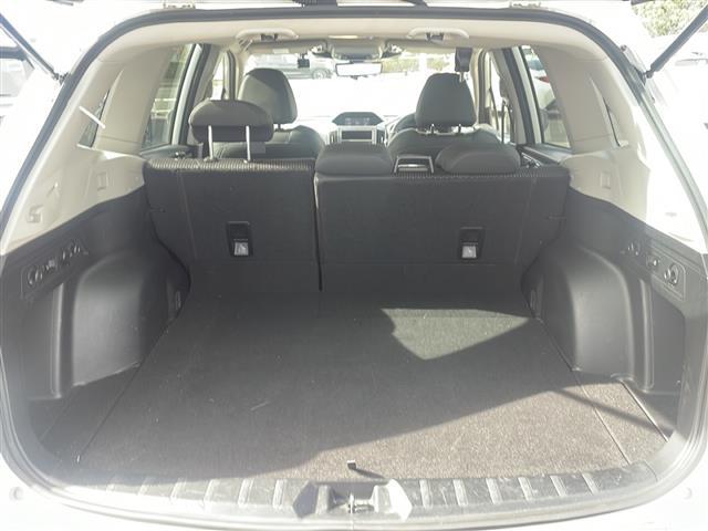 フォレスター アドバンス　４ＷＤ／衝突軽減ブレーキ／社外ＳＤナビ／バックカメラ／ハーフレザーシート／シートヒーター／ハンドルヒーター／純正１８インチＡＷ／純正フロアマット／デジタルインナーミラー／ＬＥＤヘッドライト（21枚目）