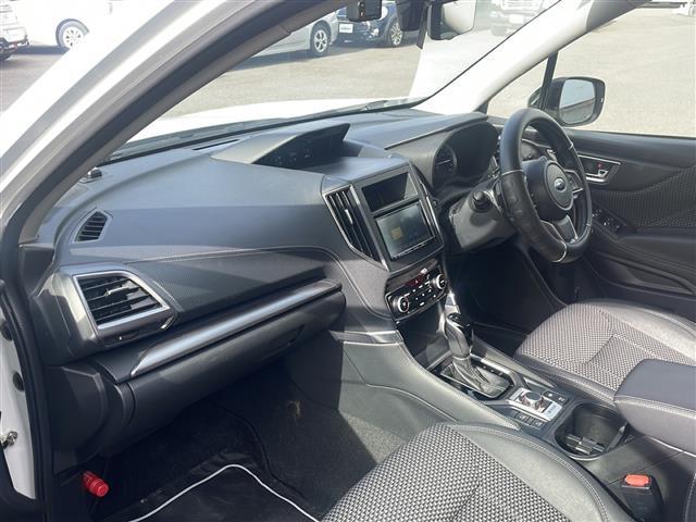 フォレスター アドバンス　４ＷＤ／衝突軽減ブレーキ／社外ＳＤナビ／バックカメラ／ハーフレザーシート／シートヒーター／ハンドルヒーター／純正１８インチＡＷ／純正フロアマット／デジタルインナーミラー／ＬＥＤヘッドライト（26枚目）