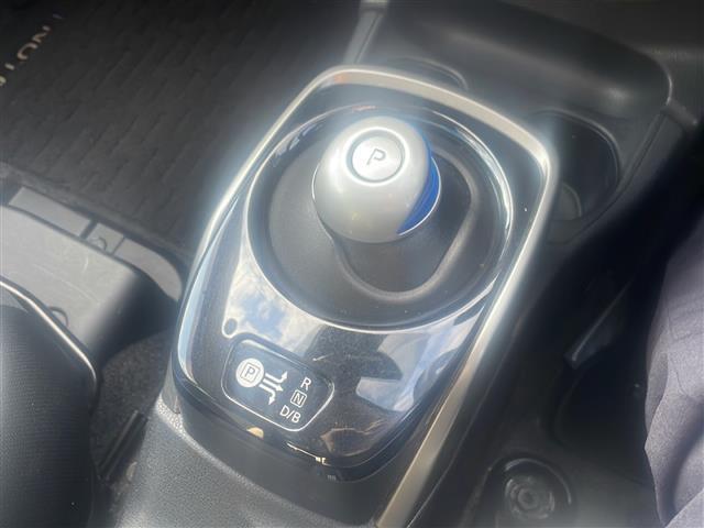 ノート e-パワー X 360°セーフティアシスト 純正ナビ フルセグ/BT/SD/iPod/AUX/CD/DVD/FM/AM アラウンドビューモニター バックカメラ デジタルインナーミラー オートライト 積込み冬タイヤ(8枚目)