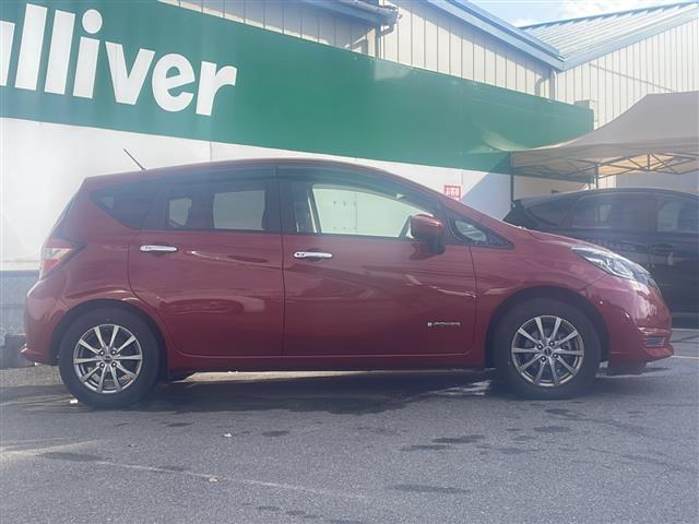 ノート e-パワー X 360°セーフティアシスト 純正ナビ フルセグ/BT/SD/iPod/AUX/CD/DVD/FM/AM アラウンドビューモニター バックカメラ デジタルインナーミラー オートライト 積込み冬タイヤ(33枚目)