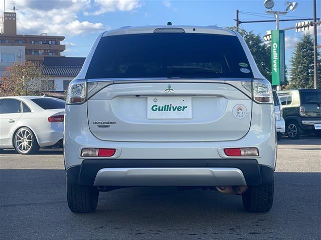 アウトランダー ２４Ｇナビパッケージ　ｅ－Ａｓｓｉｓｔ　純正ナビ　フルセグ／ＣＤ／ＤＶＤ／ＳＤ／ＢＴ／ＵＳＢ／ｉＰｏｄ　バックカメラ　ＥＴＣ　パドルシフト　レーダークルーズコントロール　電動リアゲート　オートライト　夏タイヤ積込み（34枚目）