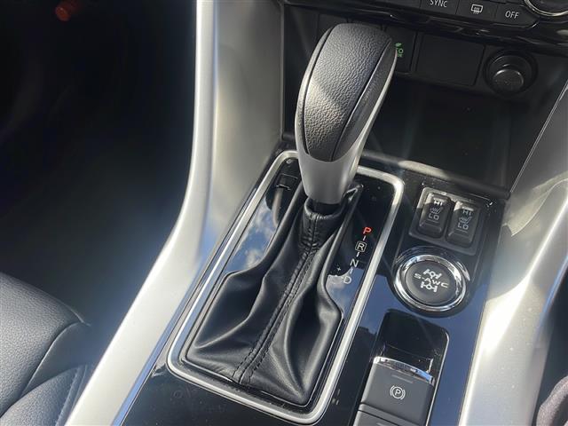 エクリプスクロス Ｇ　ｅ－Ａｓｓｉｓｔ　社外ナビ　フルセグ／ＢＴ／ＣＤ／ＤＶＤ／ＳＤ／ｉＰｏｄ／ＦＭ／ＡＭ　バックカメラ　ＥＴＣ　全方向ドラレコ　ヘッドアップディスプレイ　クルーズコントロール　エアシート　シートヒーター（11枚目）