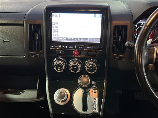 デリカＤ：５ Ｄ　パワーパッケージ　４ＷＤ／両側電動スライドドア／社外ＳＤナビ／バックカメラ／ＥＴＣ／ＬＥＤヘッドライト／コーナーセンサー／シートヒーター／純正フロアマット／社外１６インチＡＷ（5枚目）