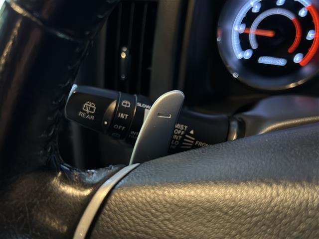 デリカＤ：５ Ｄ　パワーパッケージ　４ＷＤ／両側電動スライドドア／社外ＳＤナビ／バックカメラ／ＥＴＣ／ＬＥＤヘッドライト／コーナーセンサー／シートヒーター／純正フロアマット／社外１６インチＡＷ（8枚目）