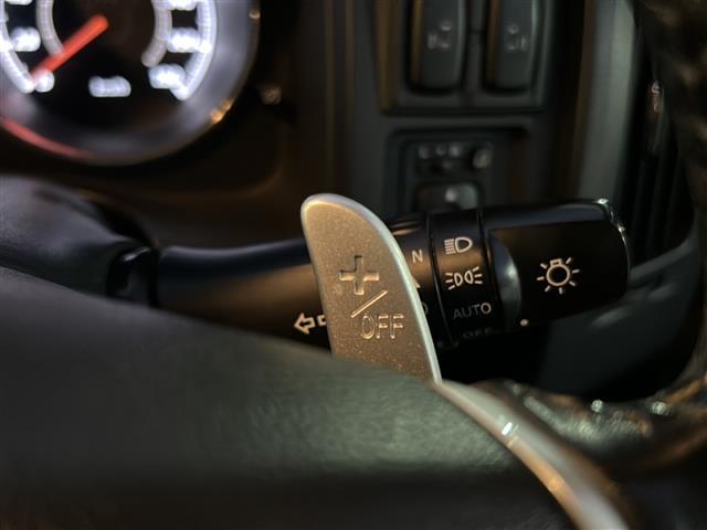 デリカＤ：５ Ｄ　パワーパッケージ　４ＷＤ／両側電動スライドドア／社外ＳＤナビ／バックカメラ／ＥＴＣ／ＬＥＤヘッドライト／コーナーセンサー／シートヒーター／純正フロアマット／社外１６インチＡＷ（9枚目）