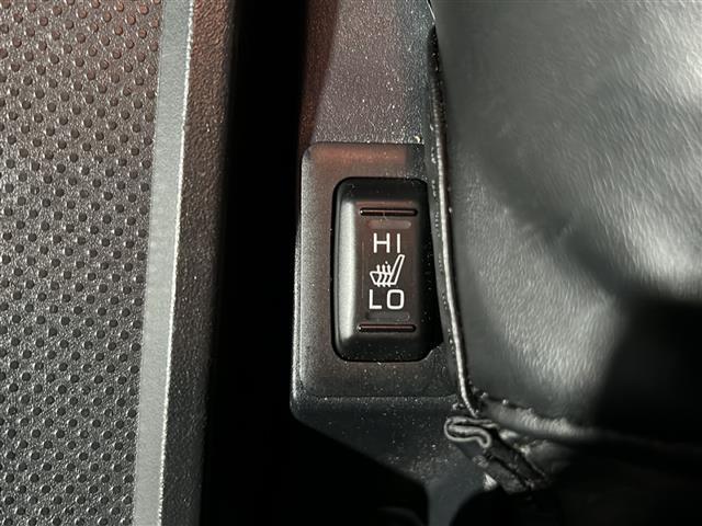 デリカＤ：５ Ｄ　パワーパッケージ　４ＷＤ／両側電動スライドドア／社外ＳＤナビ／バックカメラ／ＥＴＣ／ＬＥＤヘッドライト／コーナーセンサー／シートヒーター／純正フロアマット／社外１６インチＡＷ（13枚目）