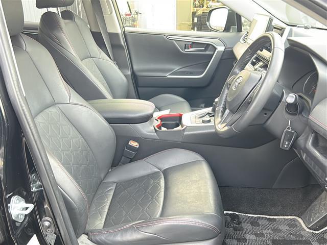 ＲＡＶ４ アドベンチャー　オフロードパッケージ　４ＷＤ／衝突軽減ブレーキ／社外ＳＤナビ／フルセグＴＶ／バックカメラ／ＬＥＤヘッドライト／ＥＴＣ／ＡＡＣ／パワーシート／純正１８インチＡＷ（19枚目）