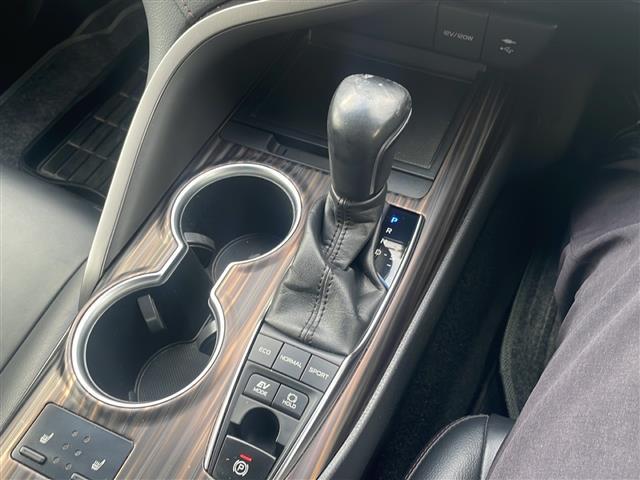 カムリ Gレザーパッケージ トヨタセーフティセンス 純正ナビ フルセグ/BT/SD/CD/DVD/AUX/USB/FM/AM バックカメラ ドラレコ ビルトインETC シートヒーター パワーシート オートライト 積込み冬タイヤ(9枚目)