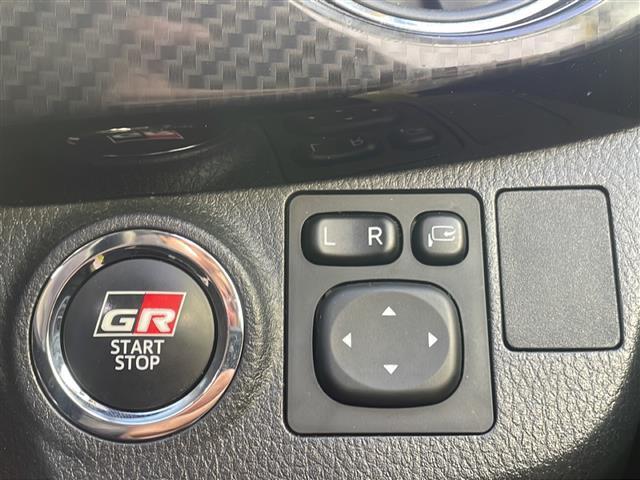 ヴィッツ ＧＲスポーツ　ワンオーナー／衝突軽減ブレーキ／社外ＳＤナビ／ＬＥＤヘッドライト／ＥＴＣ／レーンキープアシスト／ドライブレコーダー／純正フロアマット／社外１７インチＡＷ（9枚目）