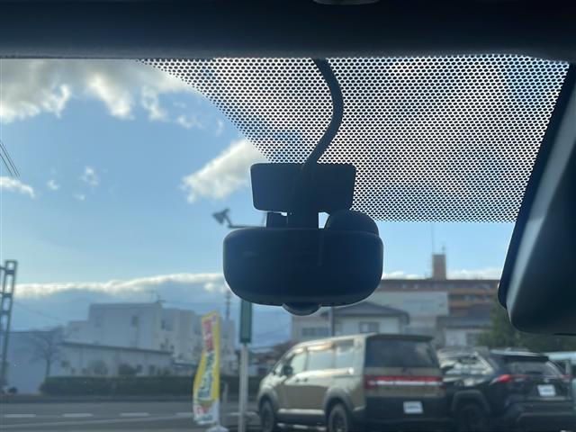 ヴィッツ ＧＲスポーツ　ワンオーナー／衝突軽減ブレーキ／社外ＳＤナビ／ＬＥＤヘッドライト／ＥＴＣ／レーンキープアシスト／ドライブレコーダー／純正フロアマット／社外１７インチＡＷ（18枚目）