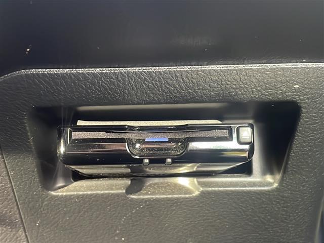 ヴィッツ ＧＲスポーツ　ワンオーナー／衝突軽減ブレーキ／社外ＳＤナビ／ＬＥＤヘッドライト／ＥＴＣ／レーンキープアシスト／ドライブレコーダー／純正フロアマット／社外１７インチＡＷ（20枚目）