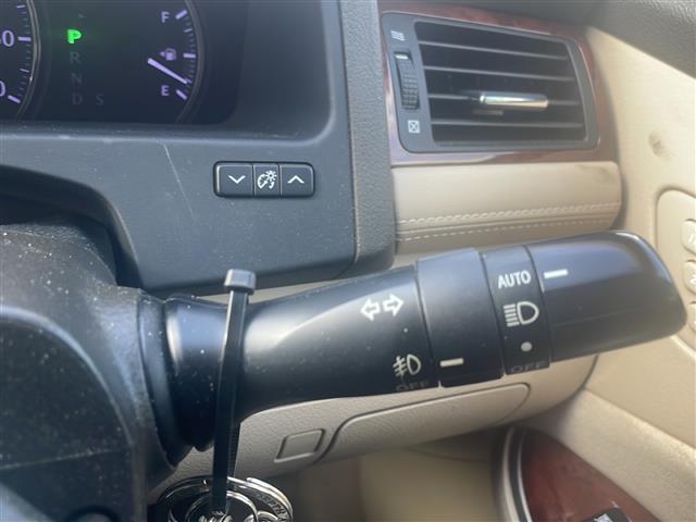 クラウン ２．５ロイヤルサルーンｉ－Ｆｏｕｒ　プレミアムＥＤ　純正ＨＤＤナビ　フルセグ／ＵＳＢ／ＡＵＸ／ＣＤ／ＤＶＤ／ＦＭ／ＡＭ　バックカメラ　ビルトインＥＴＣ　パワーシート　メモリーシート　クルーズコントロール　パーキングセンサー　リアウィンドウ電動シェード（10枚目）