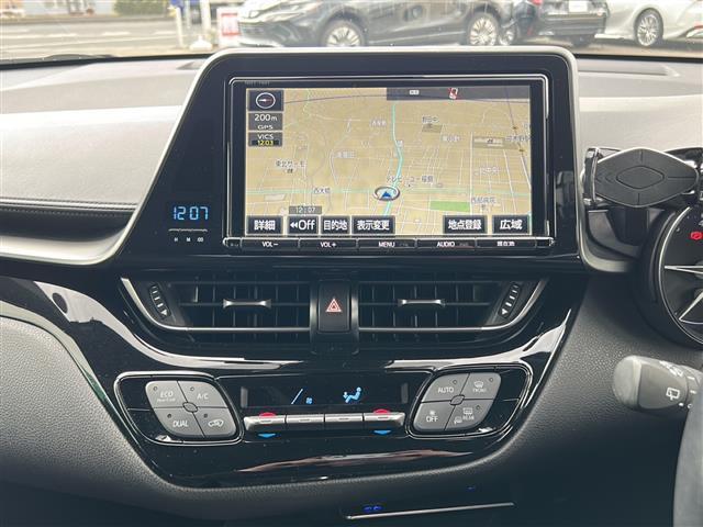 Ｃ－ＨＲ Ｓ－Ｔ　トヨタセーフティセンス　純正ナビ　フルセグ／ＢＴ／ＳＤ／ＣＤ／ＤＶＤ／ＦＭ／ＡＭ　バックカメラ　ビルトインＥＴＣ　前後ドラレコ　レーダークルーズコントロール　電子パーキング　オートブレーキホールド（3枚目）
