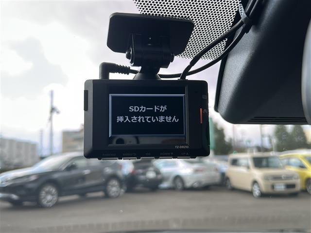 Ｃ－ＨＲ Ｓ－Ｔ　トヨタセーフティセンス　純正ナビ　フルセグ／ＢＴ／ＳＤ／ＣＤ／ＤＶＤ／ＦＭ／ＡＭ　バックカメラ　ビルトインＥＴＣ　前後ドラレコ　レーダークルーズコントロール　電子パーキング　オートブレーキホールド（7枚目）