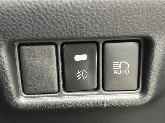 Ｃ－ＨＲ Ｓ－Ｔ　トヨタセーフティセンス　純正ナビ　フルセグ／ＢＴ／ＳＤ／ＣＤ／ＤＶＤ／ＦＭ／ＡＭ　バックカメラ　ビルトインＥＴＣ　前後ドラレコ　レーダークルーズコントロール　電子パーキング　オートブレーキホールド（10枚目）