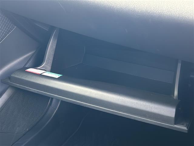 Ｃ－ＨＲ Ｓ－Ｔ　トヨタセーフティセンス　純正ナビ　フルセグ／ＢＴ／ＳＤ／ＣＤ／ＤＶＤ／ＦＭ／ＡＭ　バックカメラ　ビルトインＥＴＣ　前後ドラレコ　レーダークルーズコントロール　電子パーキング　オートブレーキホールド（15枚目）