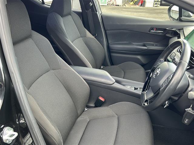Ｃ－ＨＲ Ｓ－Ｔ　トヨタセーフティセンス　純正ナビ　フルセグ／ＢＴ／ＳＤ／ＣＤ／ＤＶＤ／ＦＭ／ＡＭ　バックカメラ　ビルトインＥＴＣ　前後ドラレコ　レーダークルーズコントロール　電子パーキング　オートブレーキホールド（20枚目）