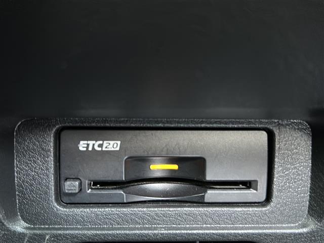 ノート X FOUR 360°セーフティアシスト 純正ナビ フルセグTV ビルトインETC バックカメラ アラウンドビューモニター レーダークルーズコントロール ステアリングヒーター デジタルインナーミラー ワイヤレス充電(8枚目)