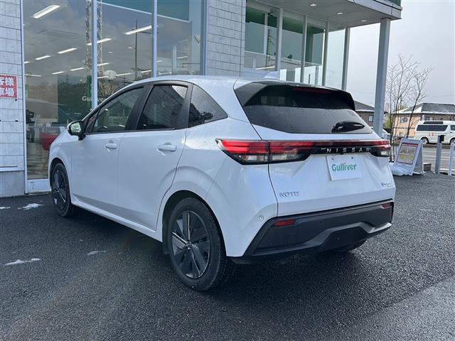 ノート X FOUR 360°セーフティアシスト 純正ナビ フルセグTV ビルトインETC バックカメラ アラウンドビューモニター レーダークルーズコントロール ステアリングヒーター デジタルインナーミラー ワイヤレス充電(43枚目)