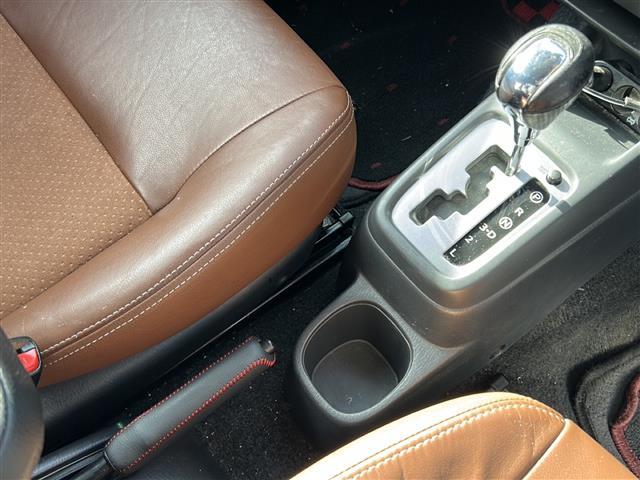 ジムニー ランドベンチャー　社外ナビ　ＢＴ／ＳＤ／ＵＳＢ／ＡＵＸ／ＣａｒＰｌａｙ／ＡｎｄｒｏｉｄＡｕｔｏ／ＦＭ／ＡＭ　ＥＴＣ　Ｄ席シートヒーター　シガーライター　革ハンドル　スペアキー　フォグランプ　純正フロアマット（7枚目）