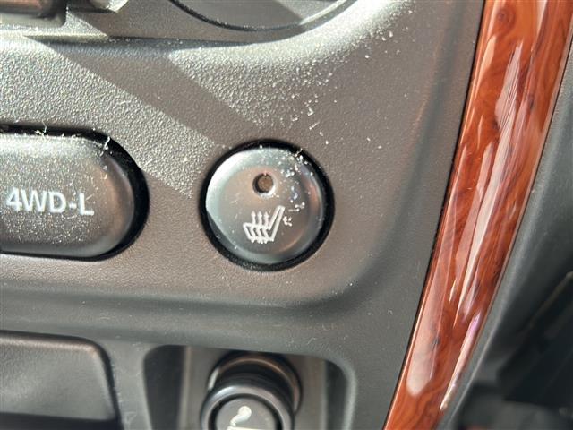 ジムニー ランドベンチャー　社外ナビ　ＢＴ／ＳＤ／ＵＳＢ／ＡＵＸ／ＣａｒＰｌａｙ／ＡｎｄｒｏｉｄＡｕｔｏ／ＦＭ／ＡＭ　ＥＴＣ　Ｄ席シートヒーター　シガーライター　革ハンドル　スペアキー　フォグランプ　純正フロアマット（11枚目）