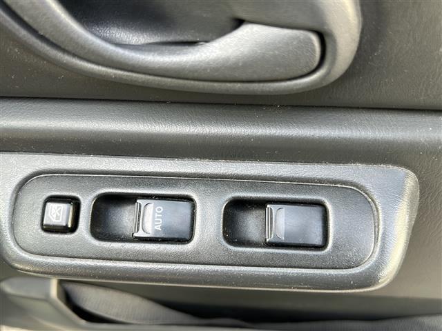 ジムニー ランドベンチャー　社外ナビ　ＢＴ／ＳＤ／ＵＳＢ／ＡＵＸ／ＣａｒＰｌａｙ／ＡｎｄｒｏｉｄＡｕｔｏ／ＦＭ／ＡＭ　ＥＴＣ　Ｄ席シートヒーター　シガーライター　革ハンドル　スペアキー　フォグランプ　純正フロアマット（26枚目）