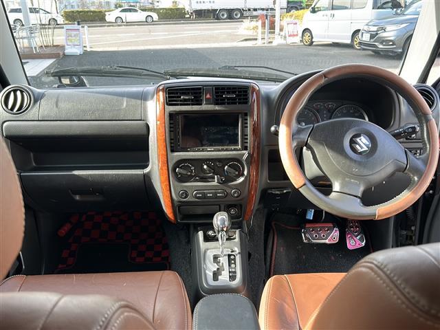 ジムニー ランドベンチャー　社外ナビ　ＢＴ／ＳＤ／ＵＳＢ／ＡＵＸ／ＣａｒＰｌａｙ／ＡｎｄｒｏｉｄＡｕｔｏ／ＦＭ／ＡＭ　ＥＴＣ　Ｄ席シートヒーター　シガーライター　革ハンドル　スペアキー　フォグランプ　純正フロアマット（42枚目）