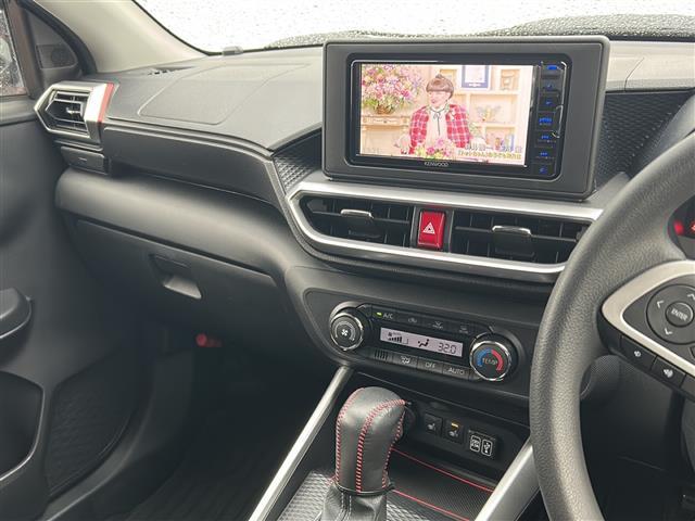 ロッキー Ｇ　スマートアシスト　社外ナビ　フルセグ／ＢＴ／ＣＤ／ＤＶＤ／ｉＰｏｄ／ＨＤＭＩ／ＳＤ／ＵＳＢ　シートヒーター　レーダークルーズコントロール　レーンキープアシスト　バックカメラ　コーナーセンサー　フォグ（3枚目）