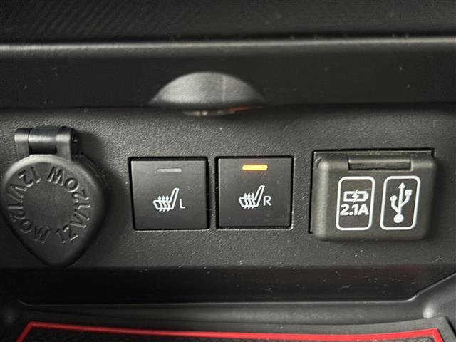 ロッキー Ｇ　スマートアシスト　社外ナビ　フルセグ／ＢＴ／ＣＤ／ＤＶＤ／ｉＰｏｄ／ＨＤＭＩ／ＳＤ／ＵＳＢ　シートヒーター　レーダークルーズコントロール　レーンキープアシスト　バックカメラ　コーナーセンサー　フォグ（10枚目）