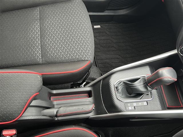 ロッキー Ｇ　スマートアシスト　社外ナビ　フルセグ／ＢＴ／ＣＤ／ＤＶＤ／ｉＰｏｄ／ＨＤＭＩ／ＳＤ／ＵＳＢ　シートヒーター　レーダークルーズコントロール　レーンキープアシスト　バックカメラ　コーナーセンサー　フォグ（11枚目）