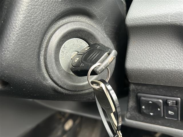 ＮＶ２００バネットワゴン １６Ｘ－２Ｒ　純正ナビ　フルセグＴＶ／ＢＴ／ＤＶＤ／ＳＤ／ＦＭ／ＡＭ　バックカメラ　ＥＴＣ　両側スライドドア　ミラー調整スイッチ　目隠しシート付　積込みサマータイヤ　純正ドアバイザー　フォグランプ　純正フロアマット（12枚目）