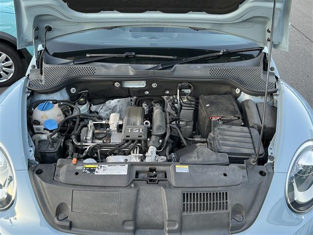 ザ・ビートル デザイン　社外ナビゲーション　フルセグＴＶ／ＢＴ／ＳＤ／ＣＤ／ＤＶＤ／ＡＵＸ／ＦＭ／ＡＭ　革張りステアリング　クルーズコントロール　ＭＴモード付ＡＴ　シガーライター　電動格納ミラー　ウィンカーミラー　フォグ（41枚目）