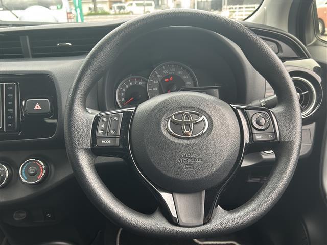 ヴィッツ F セーフティーエディションIII 衝突被害軽減ブレーキ Toyota Safety Sense CLEDヘッドライトバックカメライモビライザーエアバッグABSBluetooth対応メモリナビドライブレコーダーDVD再生機能ETC(3枚目)