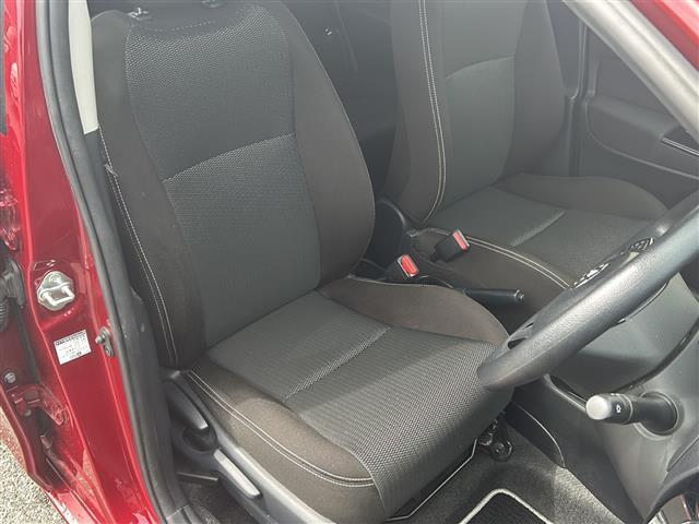 ヴィッツ F セーフティーエディションIII 衝突被害軽減ブレーキ Toyota Safety Sense CLEDヘッドライトバックカメライモビライザーエアバッグABSBluetooth対応メモリナビドライブレコーダーDVD再生機能ETC(19枚目)