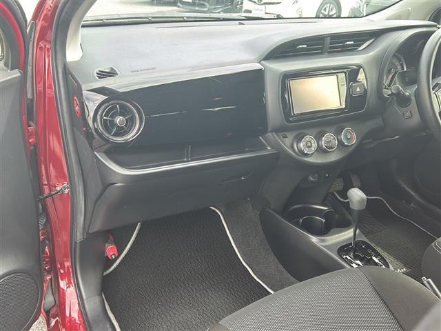 ヴィッツ F セーフティーエディションIII 衝突被害軽減ブレーキ Toyota Safety Sense CLEDヘッドライトバックカメライモビライザーエアバッグABSBluetooth対応メモリナビドライブレコーダーDVD再生機能ETC(24枚目)