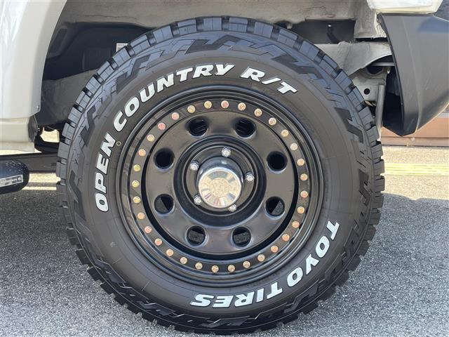 ジムニー ＸＣ　デュアルセンサーブレーキサポート　８型ナビ　フルセグ　ＢＴ　革調シートカバー　シートヒーター　大型ＬＥＤフォグ付バンパーガード　サイドバー　リアラダー　ルーフラック　リフトアップ　オーバーフェンダー（39枚目）