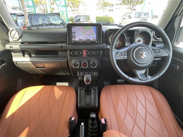 ジムニー ＸＣ　デュアルセンサーブレーキサポート　８型ナビ　フルセグ　ＢＴ　革調シートカバー　シートヒーター　大型ＬＥＤフォグ付バンパーガード　サイドバー　リアラダー　ルーフラック　リフトアップ　オーバーフェンダー（42枚目）