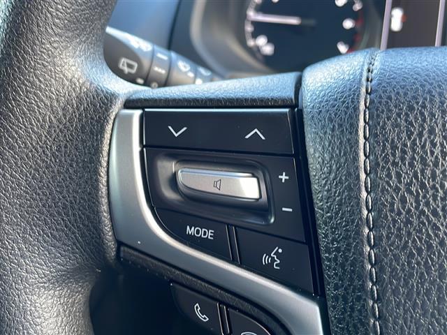 ランドクルーザープラド ＴＸ　４ＷＤ　７人乗　サンルーフ　トヨタセーフティセンス　純正９型ナビ　フルセグ　ＣＤ　ＤＶＤ　Ｂｌｕｅｔｏｏｔｈ　バックカメラ　ルーフレール　ＬＥＤヘッドライト　ＬＥＤフォグ　ビルトインＥＴＣ（7枚目）