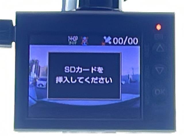 ランドクルーザープラド ＴＸ　４ＷＤ　７人乗　サンルーフ　トヨタセーフティセンス　純正９型ナビ　フルセグ　ＣＤ　ＤＶＤ　Ｂｌｕｅｔｏｏｔｈ　バックカメラ　ルーフレール　ＬＥＤヘッドライト　ＬＥＤフォグ　ビルトインＥＴＣ（9枚目）