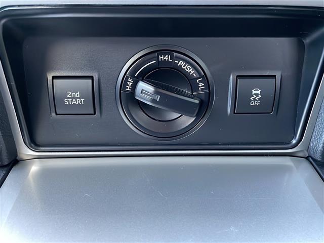 ランドクルーザープラド ＴＸ　４ＷＤ　７人乗　サンルーフ　トヨタセーフティセンス　純正９型ナビ　フルセグ　ＣＤ　ＤＶＤ　Ｂｌｕｅｔｏｏｔｈ　バックカメラ　ルーフレール　ＬＥＤヘッドライト　ＬＥＤフォグ　ビルトインＥＴＣ（12枚目）