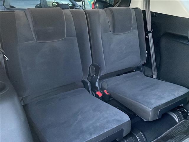 ランドクルーザープラド ＴＸ　４ＷＤ　７人乗　サンルーフ　トヨタセーフティセンス　純正９型ナビ　フルセグ　ＣＤ　ＤＶＤ　Ｂｌｕｅｔｏｏｔｈ　バックカメラ　ルーフレール　ＬＥＤヘッドライト　ＬＥＤフォグ　ビルトインＥＴＣ（28枚目）