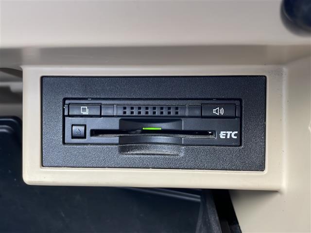 ランドクルーザープラド ＴＺ　ＬＥＤ　ＳＤナビ　バックカメラ　フルセグＴＶ　フリップダウン　クルーズコントロール　ＥＴＣ　シートカバー　ヘッドライトウォッシャー　ルーフレール　ウッドコンビハンドル　ＵＳＢ　スマートキー（8枚目）