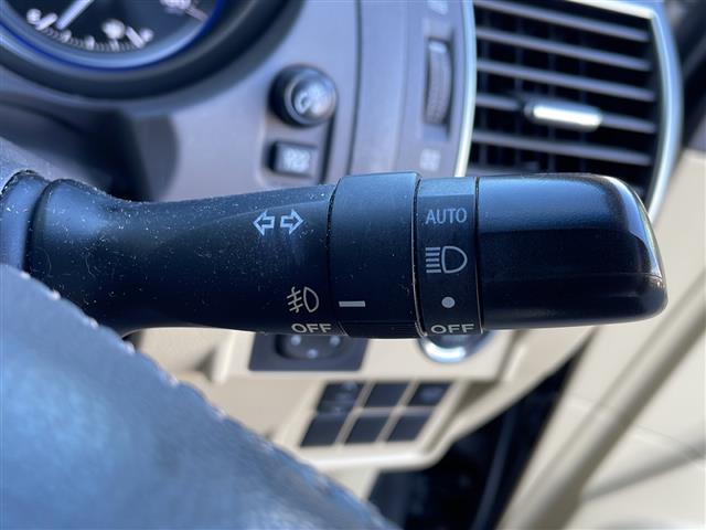 ランドクルーザープラド ＴＺ　ＬＥＤ　ＳＤナビ　バックカメラ　フルセグＴＶ　フリップダウン　クルーズコントロール　ＥＴＣ　シートカバー　ヘッドライトウォッシャー　ルーフレール　ウッドコンビハンドル　ＵＳＢ　スマートキー（12枚目）
