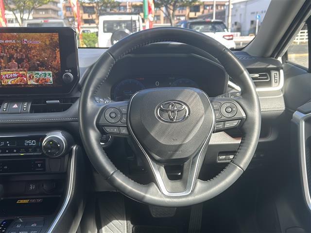 ＲＡＶ４ Ｇ　Ｚパッケージ　スマートエントリー＆プッシュスタートシステム本革巻きステアリング＆シフトノブ前席シートヒーター／ベンチレーション機能ステアリングヒーターＵＳＢ　Ｔｙｐｅ－Ｃ端子ハンズフリーパワーバックドア（3枚目）